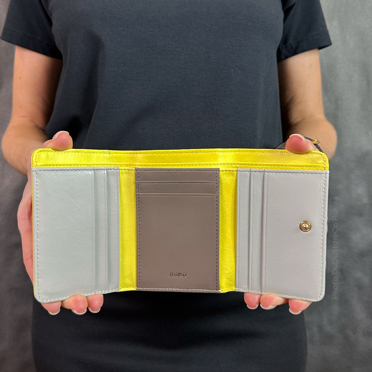 Итальянский цветной кожаный кошелек DuDu серии Pemba